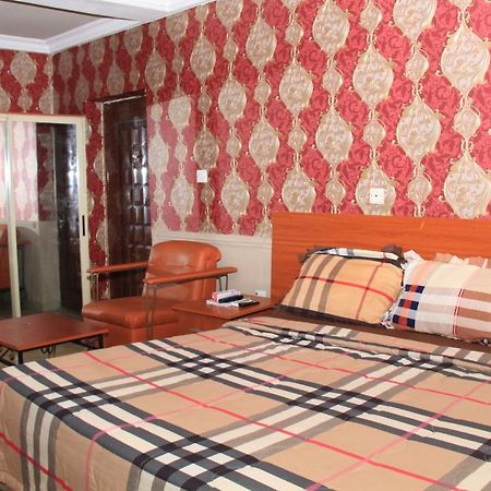 Aquatic Suites & Apartments Aliayabiagba Εξωτερικό φωτογραφία