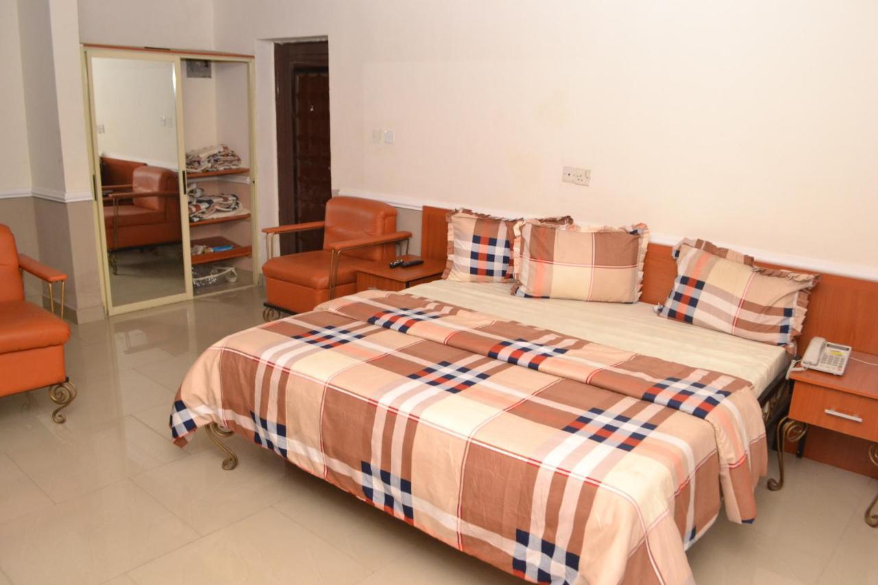 Aquatic Suites & Apartments Aliayabiagba Εξωτερικό φωτογραφία